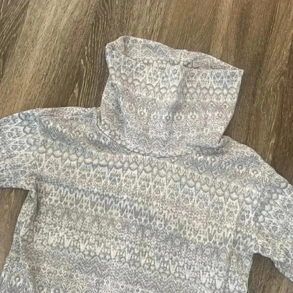 Womens St. John's Bay Active Grey Printed Turtleneck Sweater - S - Picture 2 of 6
